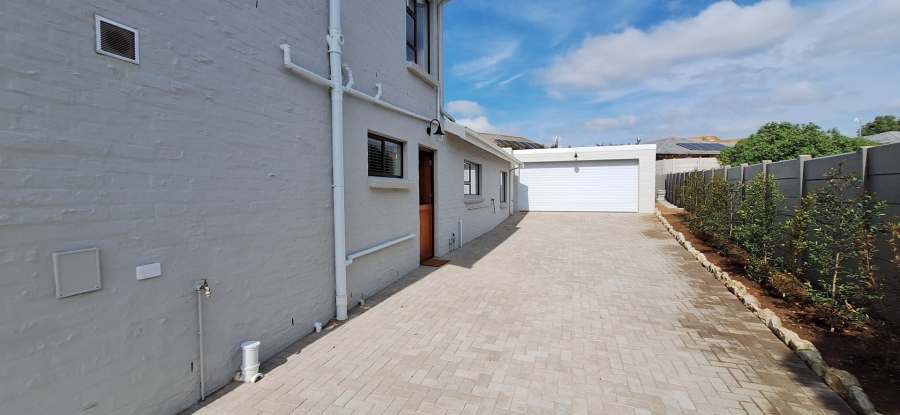 4 Bedroom Property for Sale in Stilbaai Wes Western Cape